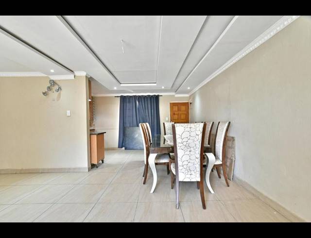 3 BEDROOM TOWNHOUSE FOR SALE IN SONNEGLANS